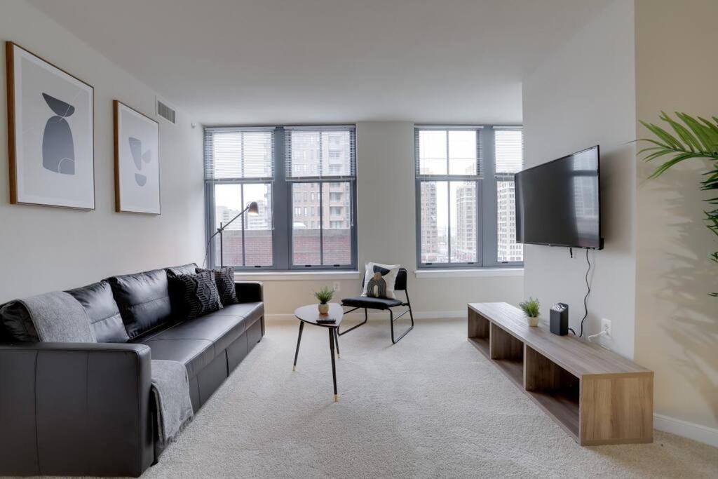 Upscale Comfort Next To Metro And Dining Arlington Exterior foto